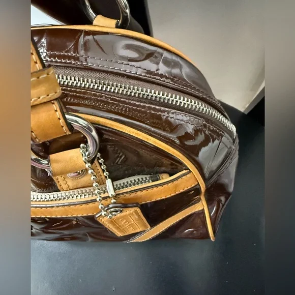 Coach patent leather Brown shoulder bag - Picture 3 of 10